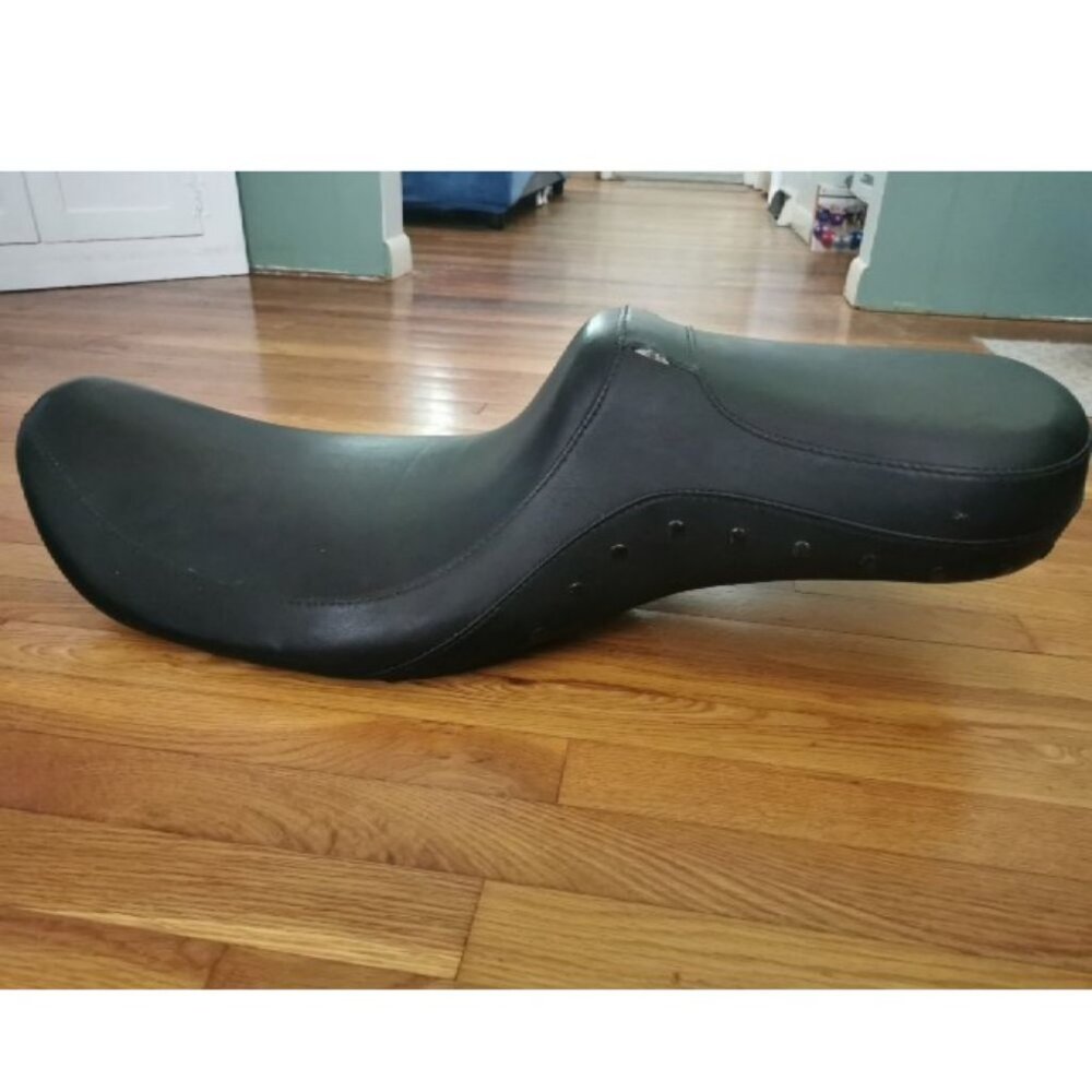 OEM Black Harley Davidson‎ HD Dyna Studded MILSCO 2-UP Motorcycle Seat Saddle - Picture 2 of 9